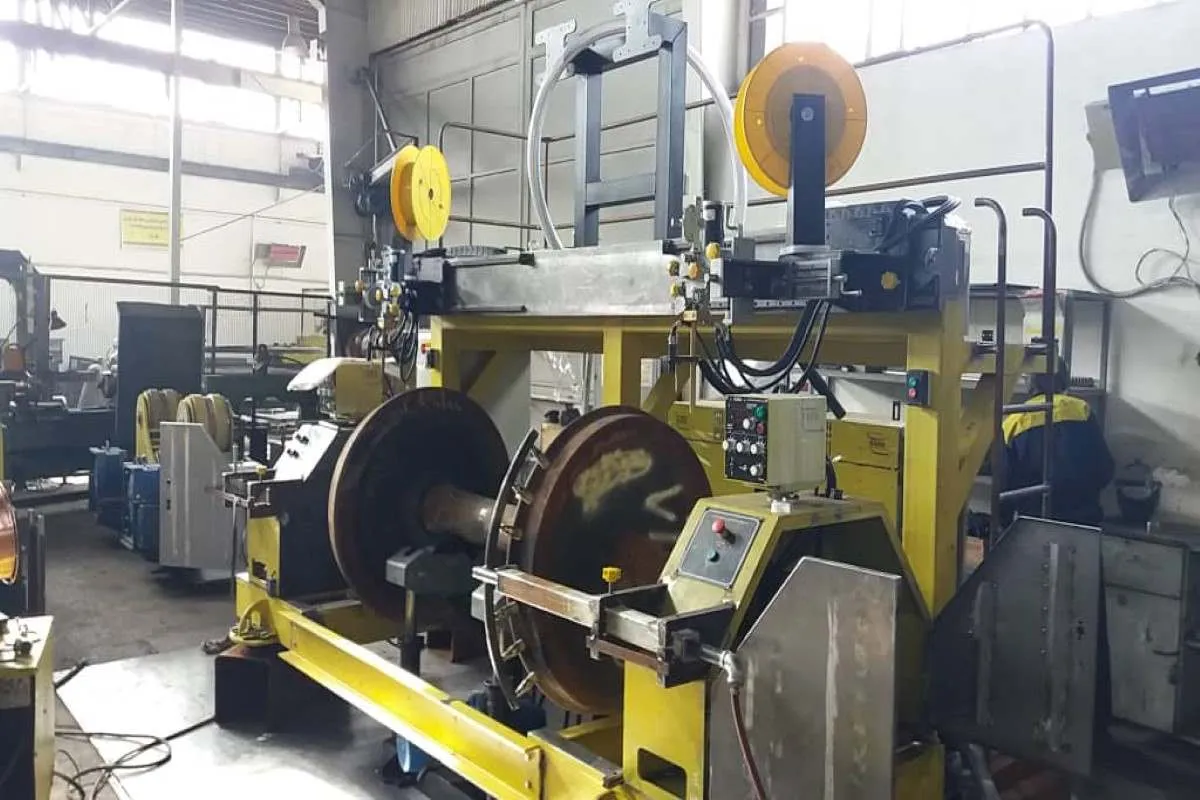 KARA Railway Wheels Cladding Machine 2 submerged welding head