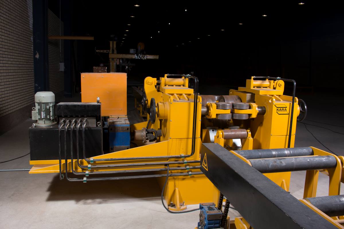 H Straightening Machine