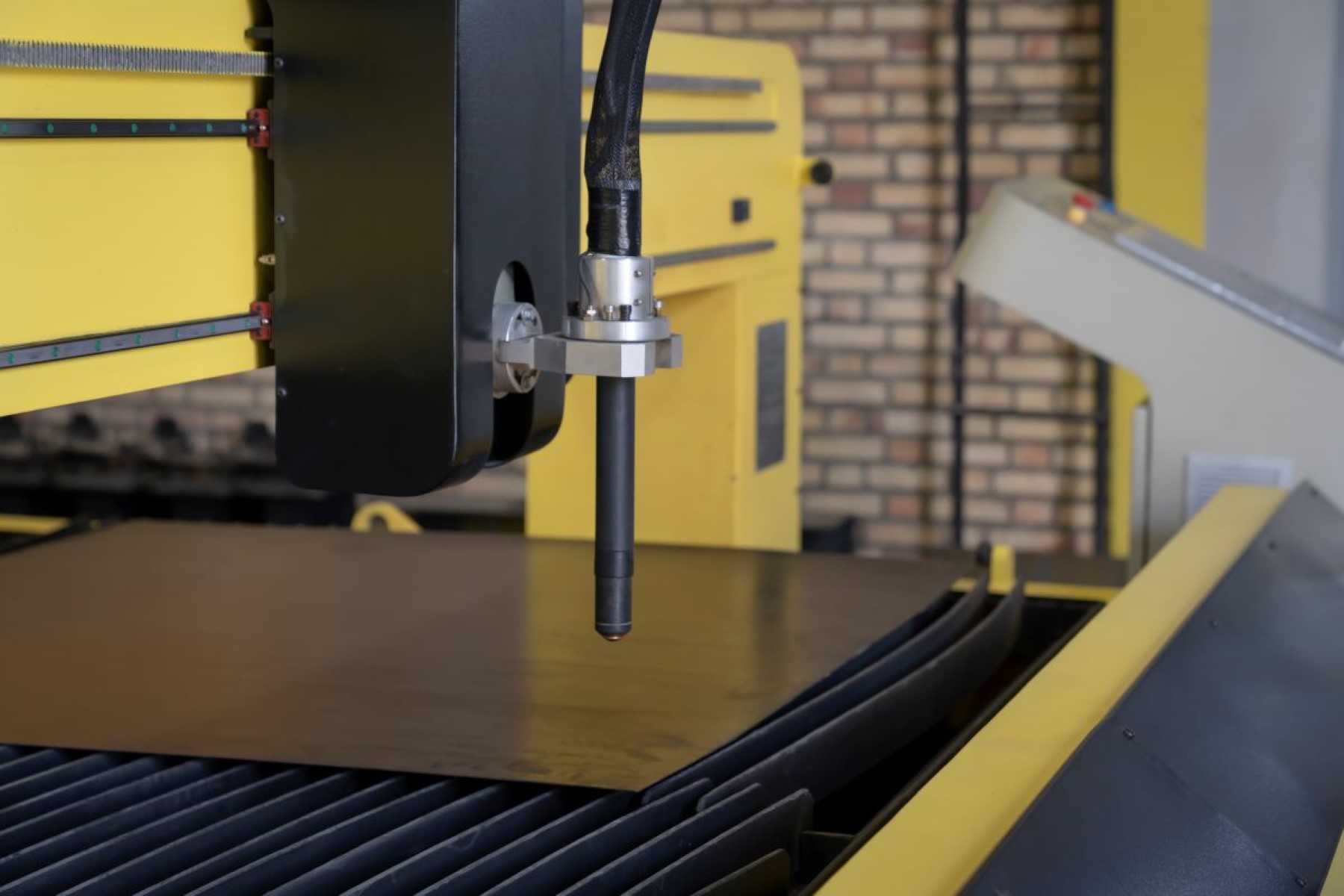 Compact CNC Cutting Machine