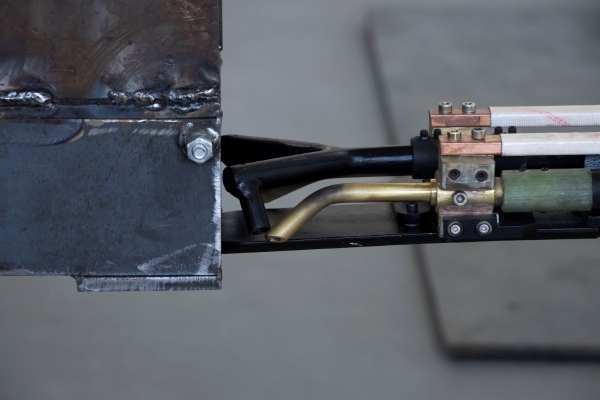 Header Internal Box Welding Machine