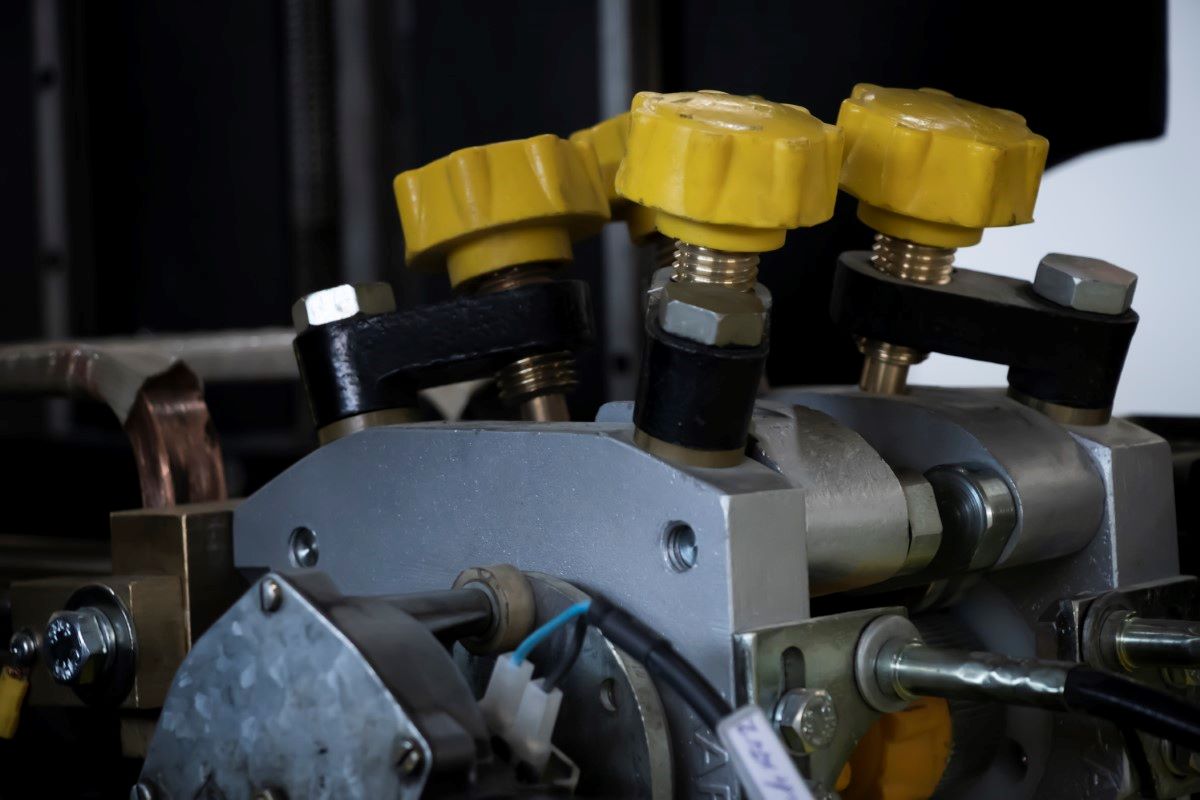 Header Internal Box Welding Machine