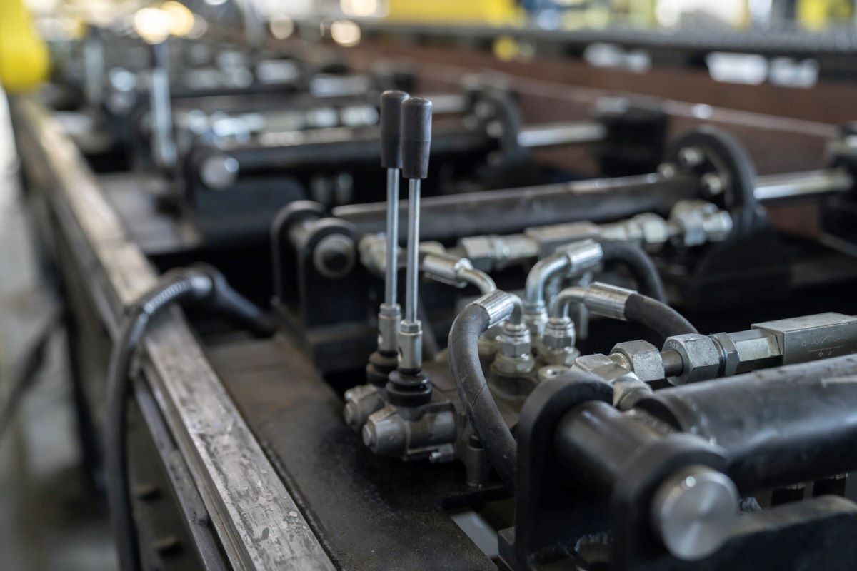 Truck chassis assembly machine